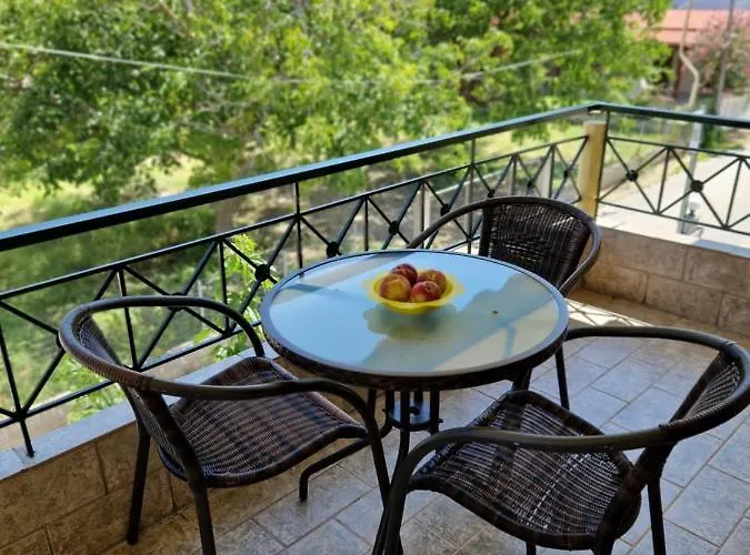 Achileous 1 Aparthotel 3*